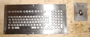 Edelstahltastatur mit Langhubtasten und Trackball